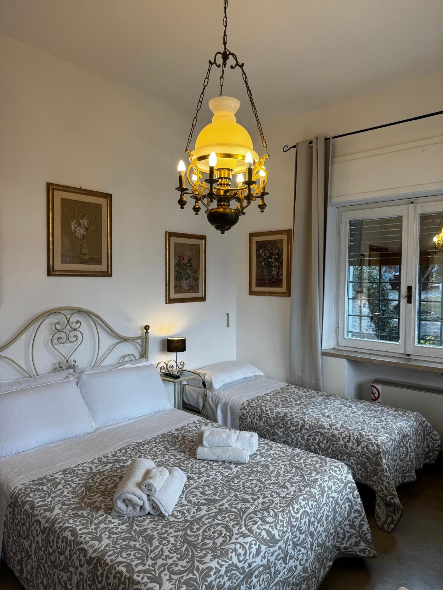 Wonderful Lake View Apartments With Pool With Breakfast Gardasee Torri Del Benaco Exterior foto