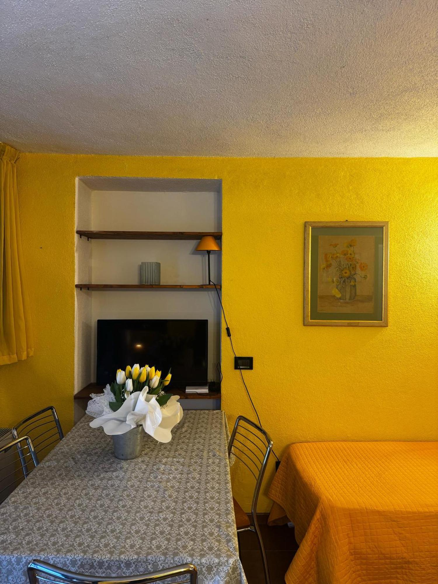 Wonderful Lake View Apartments With Pool With Breakfast Gardasee Torri Del Benaco Exterior foto