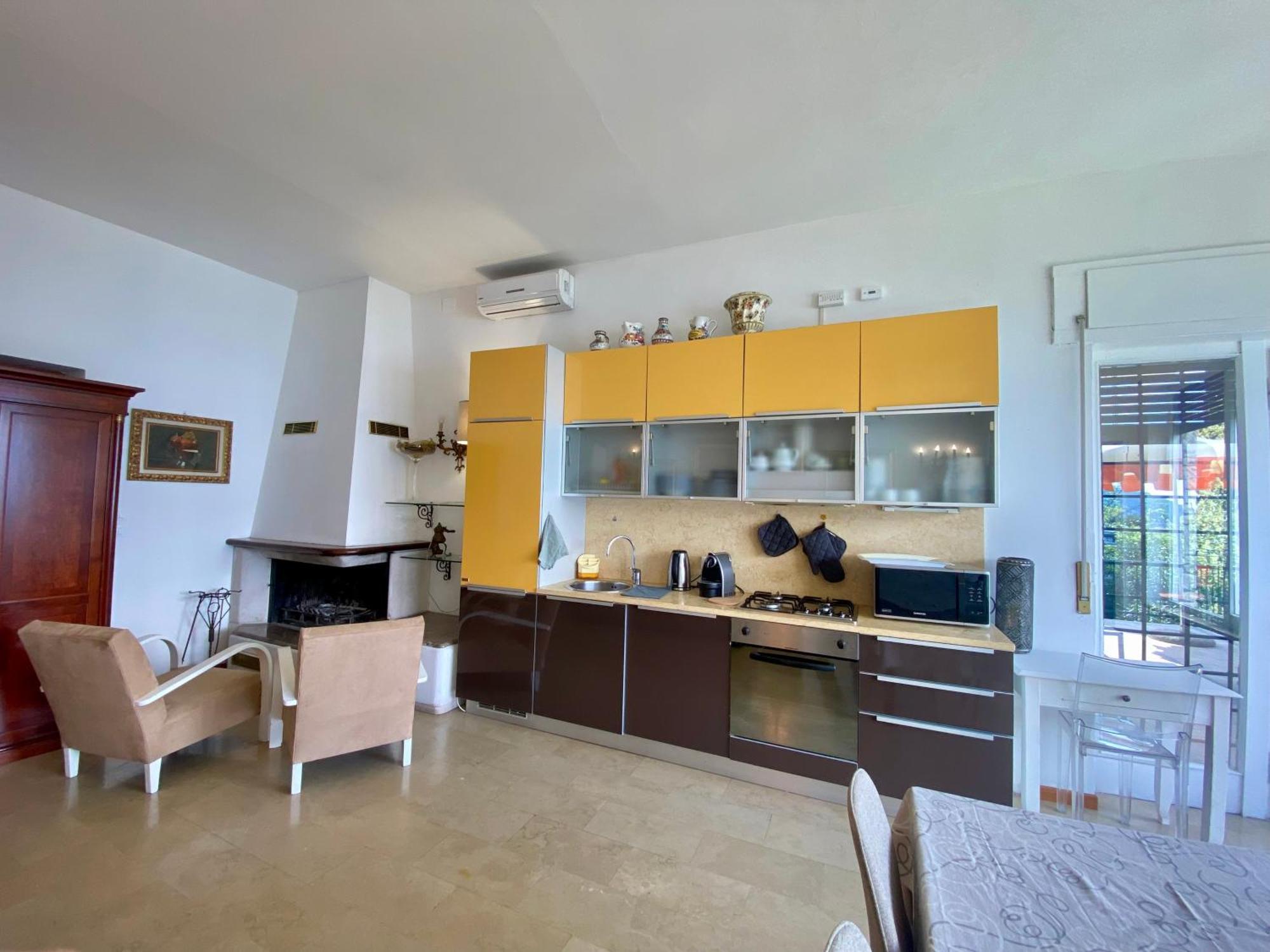 Wonderful Lake View Apartments With Pool With Breakfast Gardasee Torri Del Benaco Exterior foto