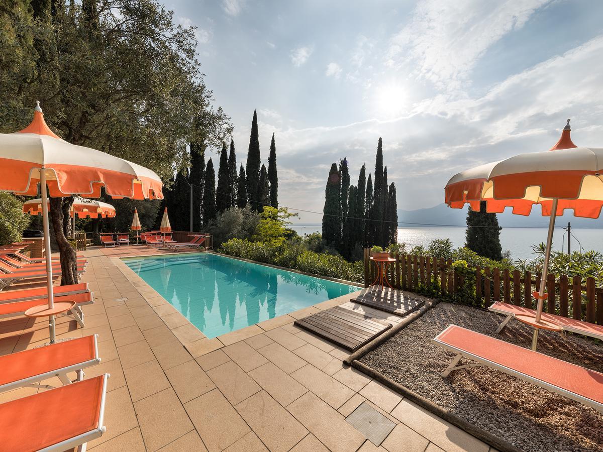 Wonderful Lake View Apartments With Pool With Breakfast Gardasee Torri Del Benaco Exterior foto