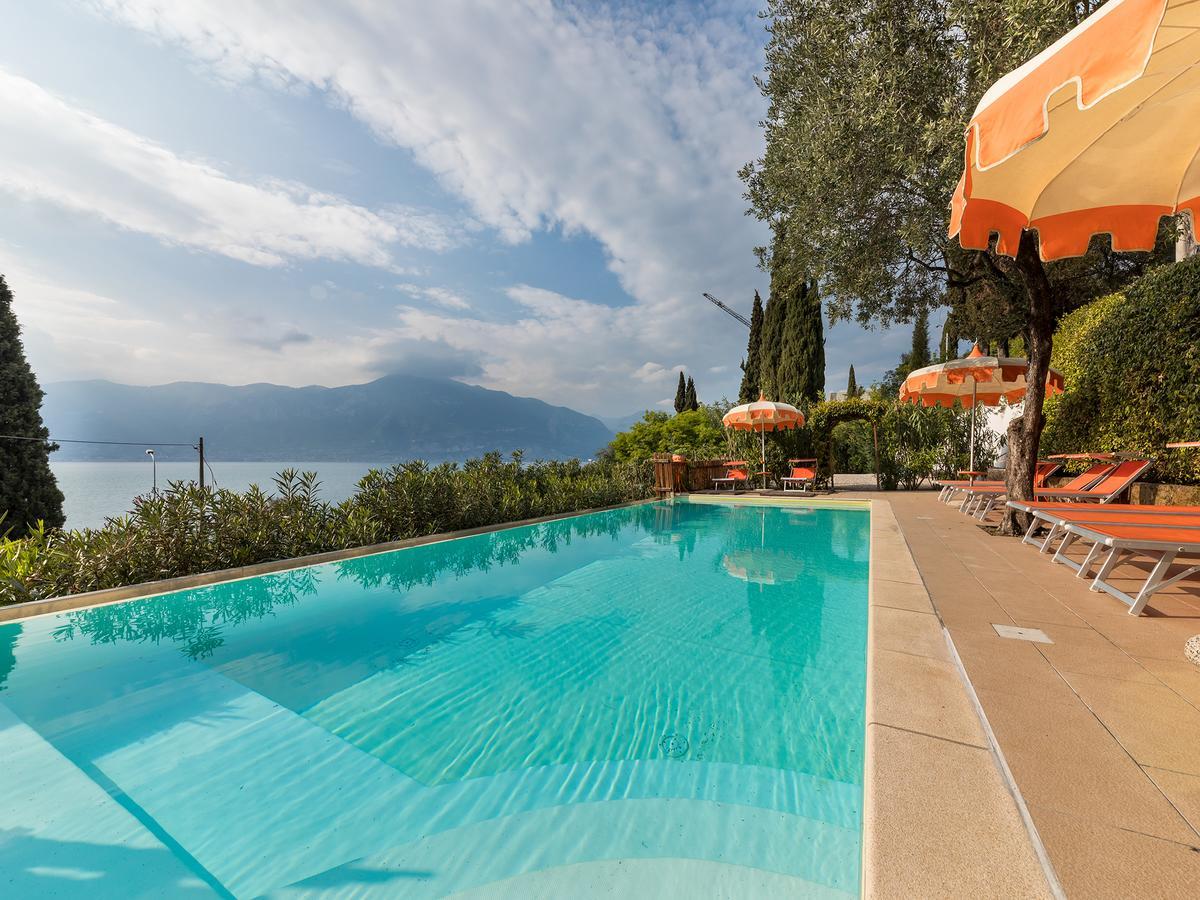 Wonderful Lake View Apartments With Pool With Breakfast Gardasee Torri Del Benaco Exterior foto